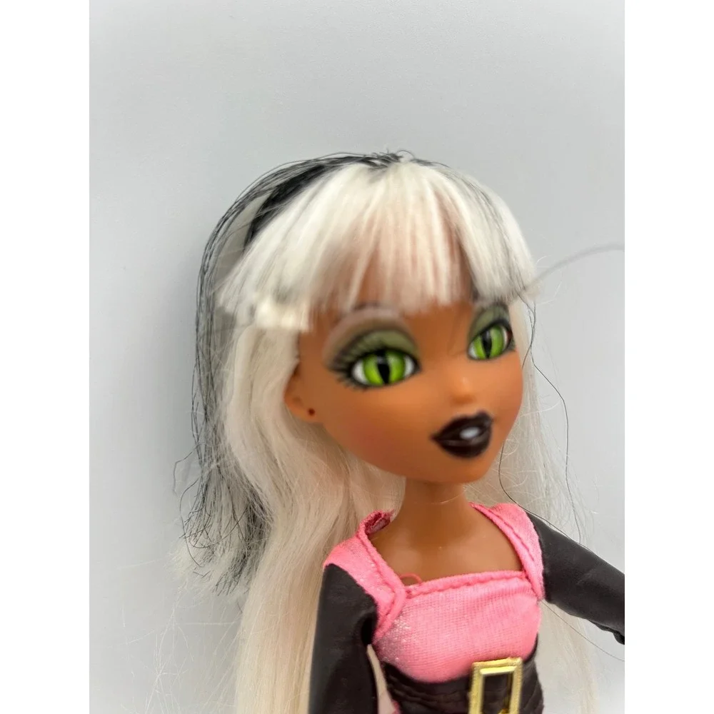 Bratzillia Sashabella Paws fashion doll